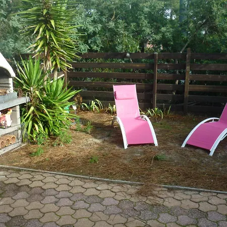 Tres Agreable Maison Au Calme Dans La Pinede Hébergement de vacances